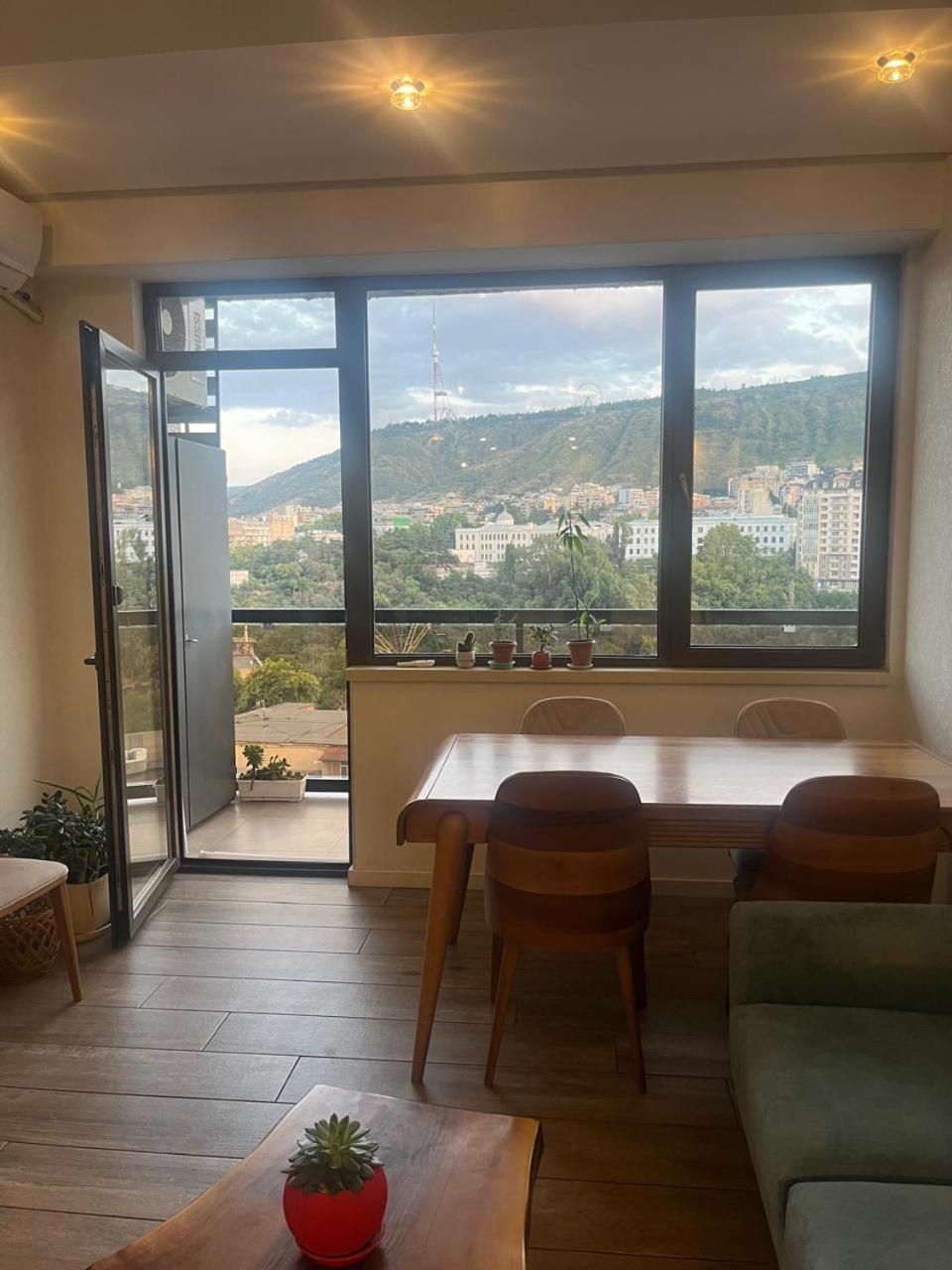 Panorama Khiliani Lägenhet Tbilisi Exteriör bild